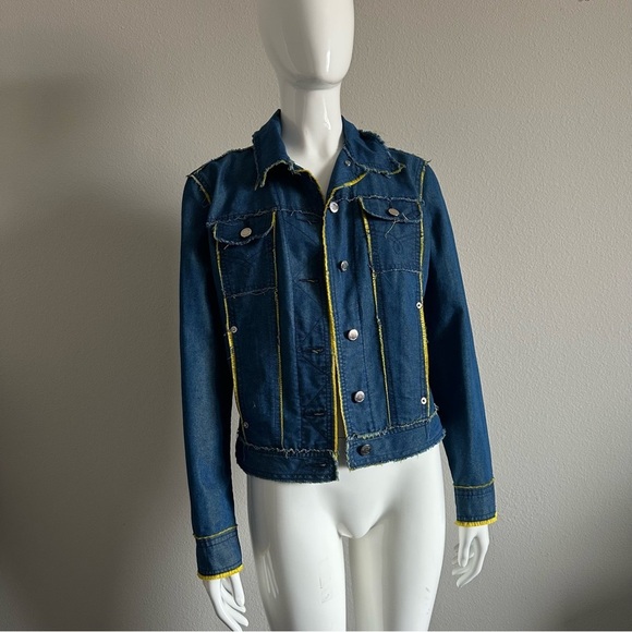 Moschino Jean Italy woman’s light weight jacket - Picture 3 of 16